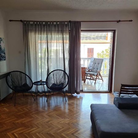 Apartmant Ivan Малинска Екстериор снимка