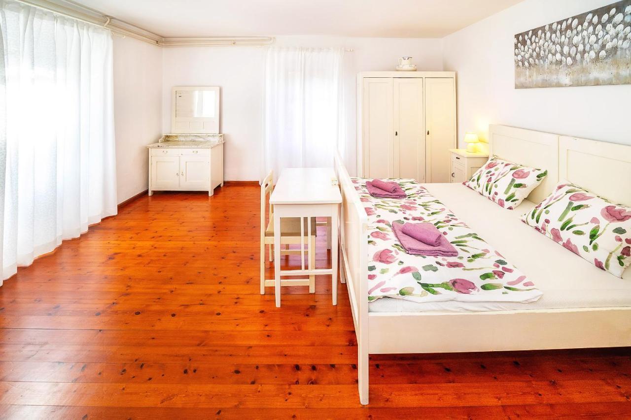Apartmant Ivan Малинска Екстериор снимка