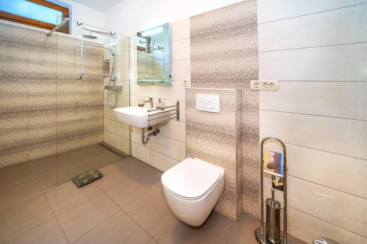 Apartmant Ivan Малинска Екстериор снимка
